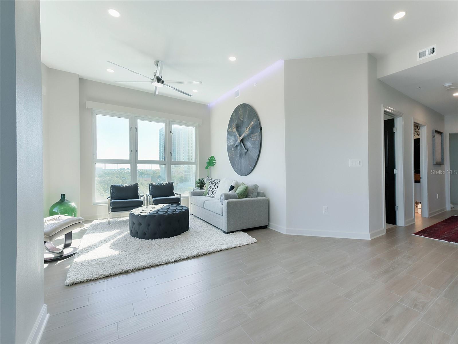 Image 7 of 50 For 288 Beach Drive Ne 6a