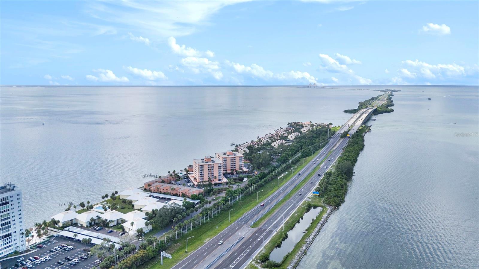 Listing photo id 9 for 7300 Sunshine Skyway Lane S 104