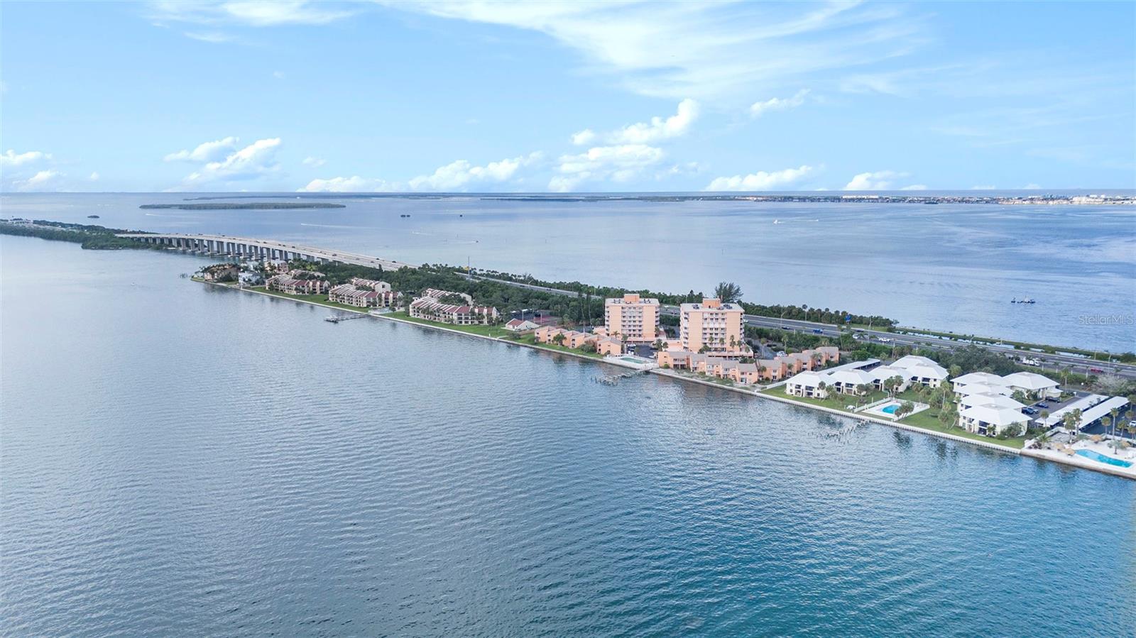 Listing photo id 6 for 7300 Sunshine Skyway Lane S 104