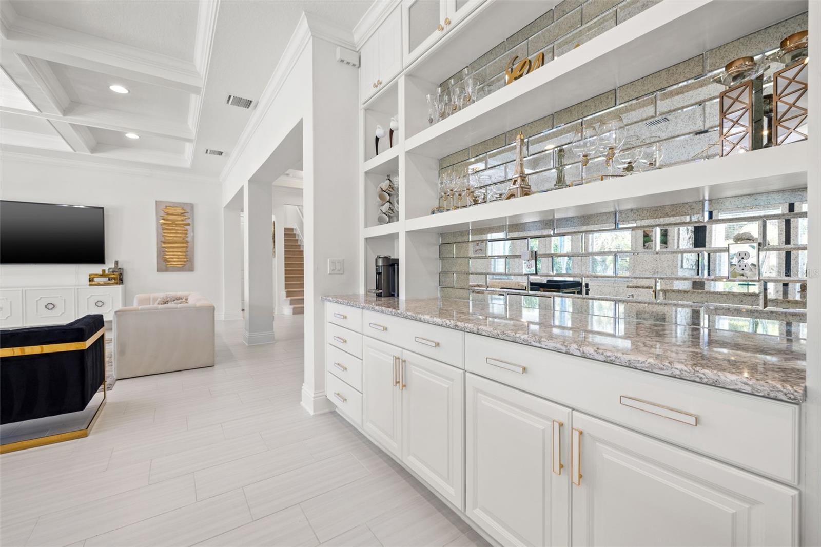 Listing photo id 14 for 439 Bayview Drive Ne