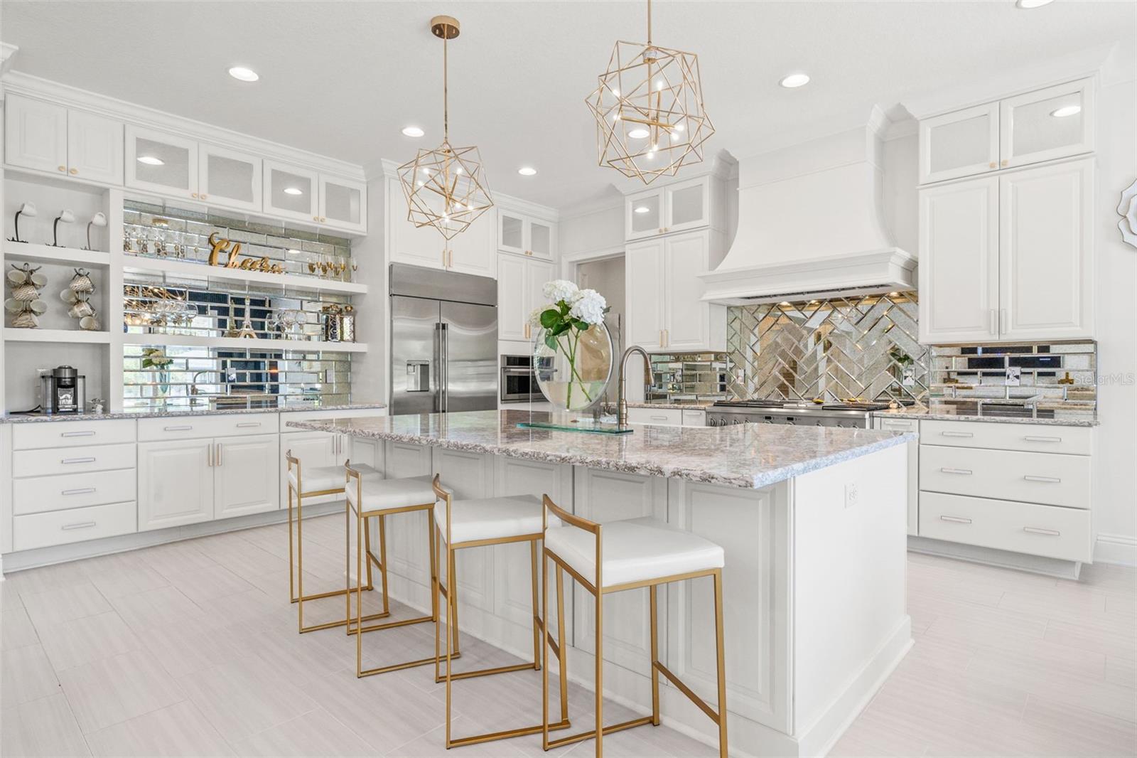 Listing photo id 17 for 439 Bayview Drive Ne