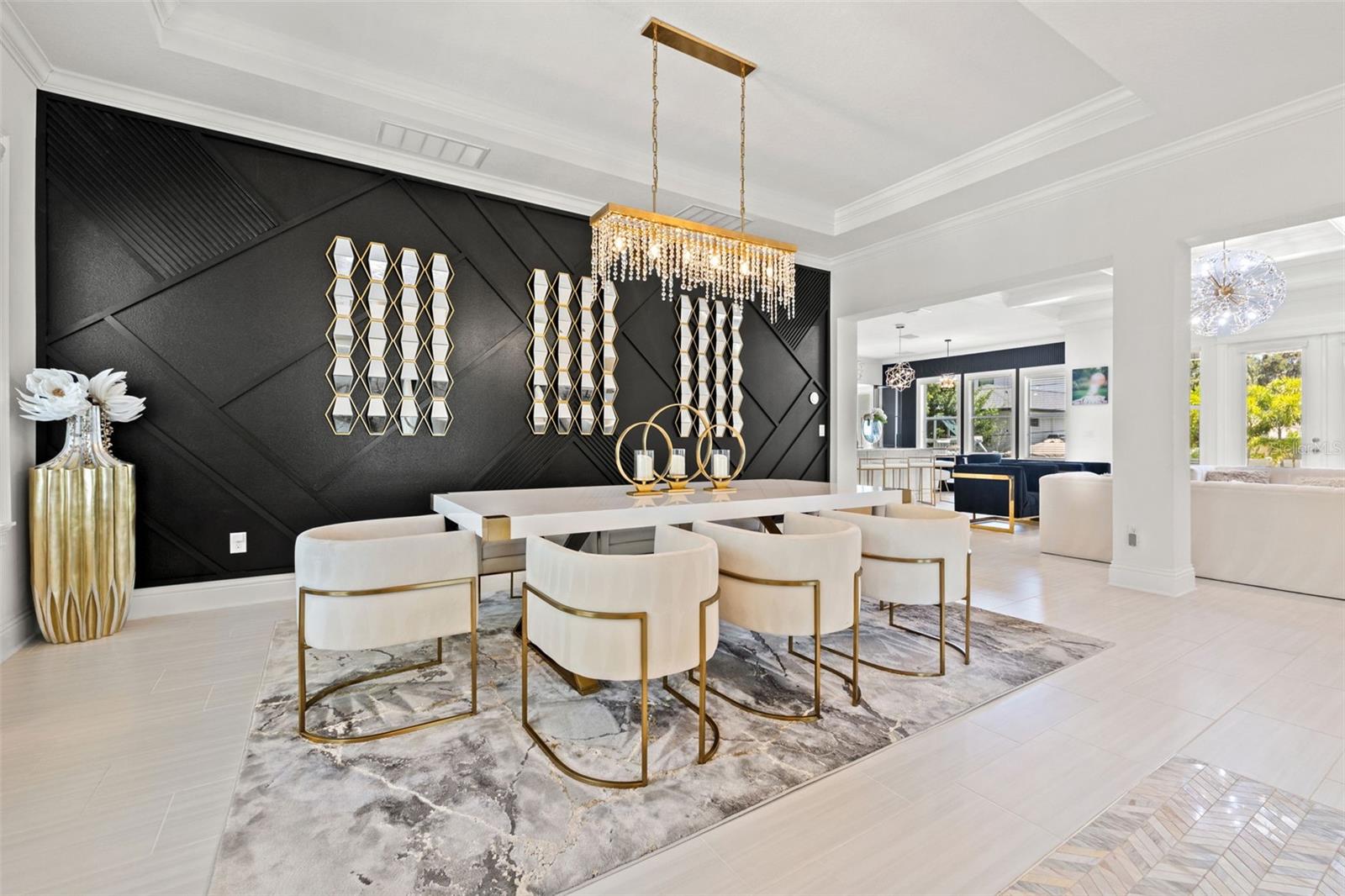 Listing photo id 1 for 439 Bayview Drive Ne