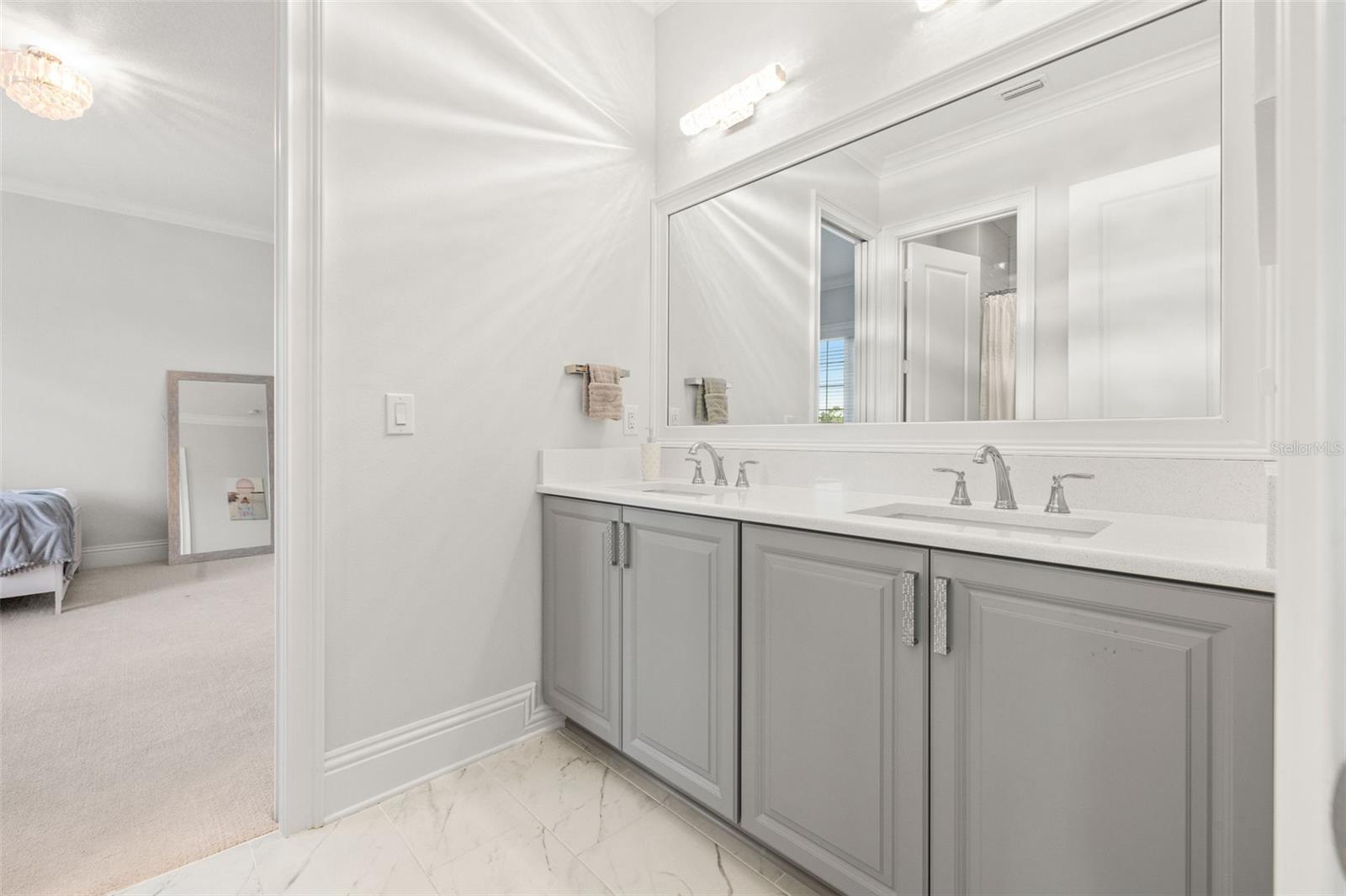 Listing photo id 40 for 439 Bayview Drive Ne