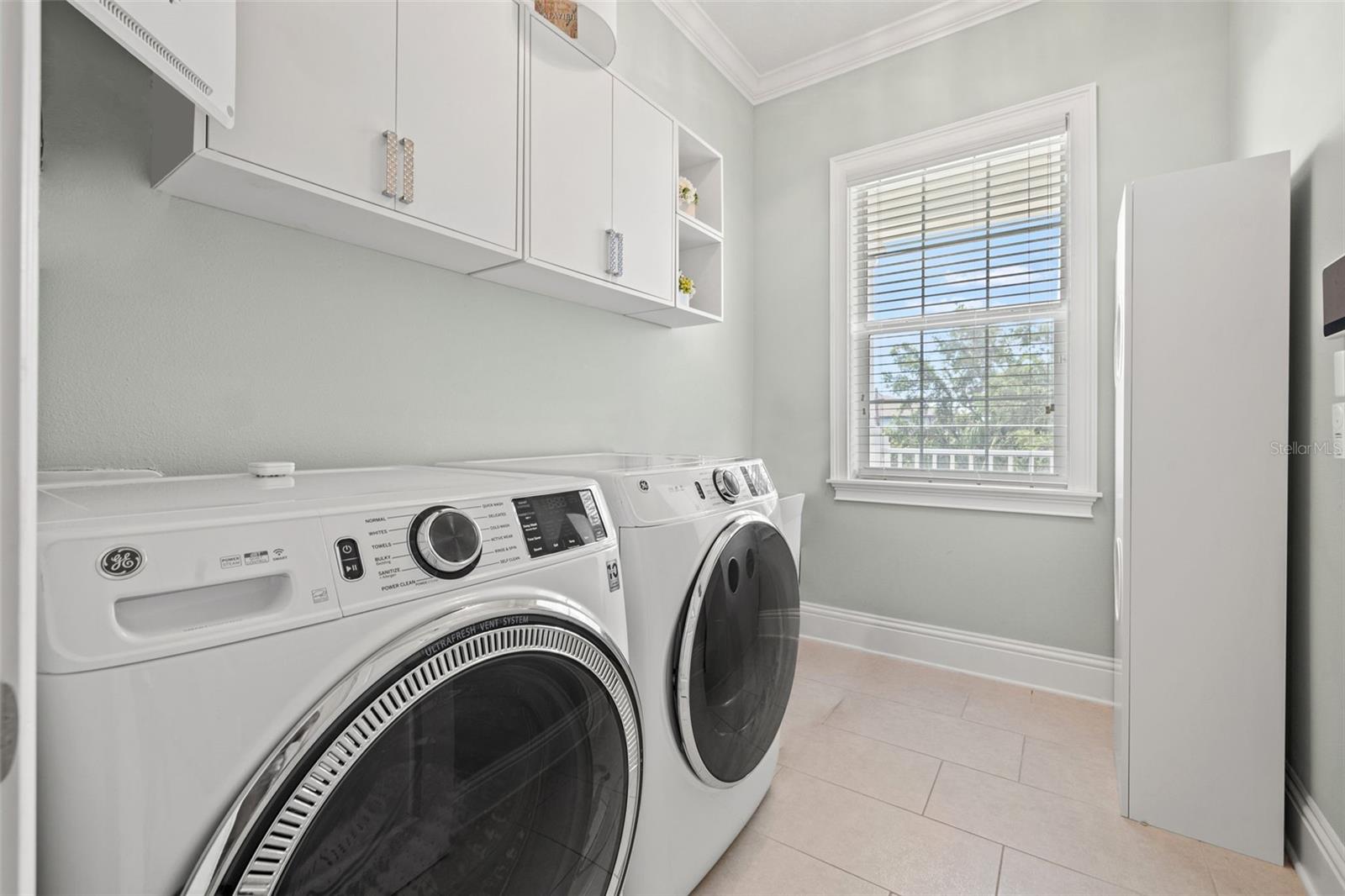 Listing photo id 46 for 439 Bayview Drive Ne