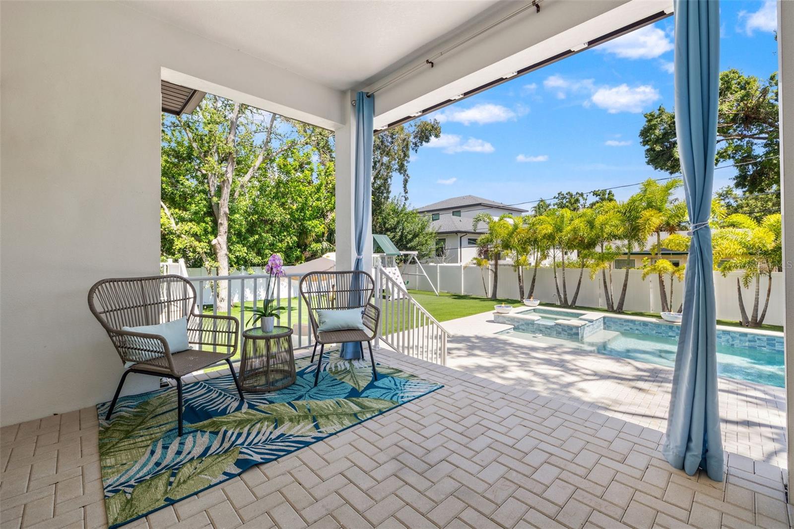 Listing photo id 49 for 439 Bayview Drive Ne