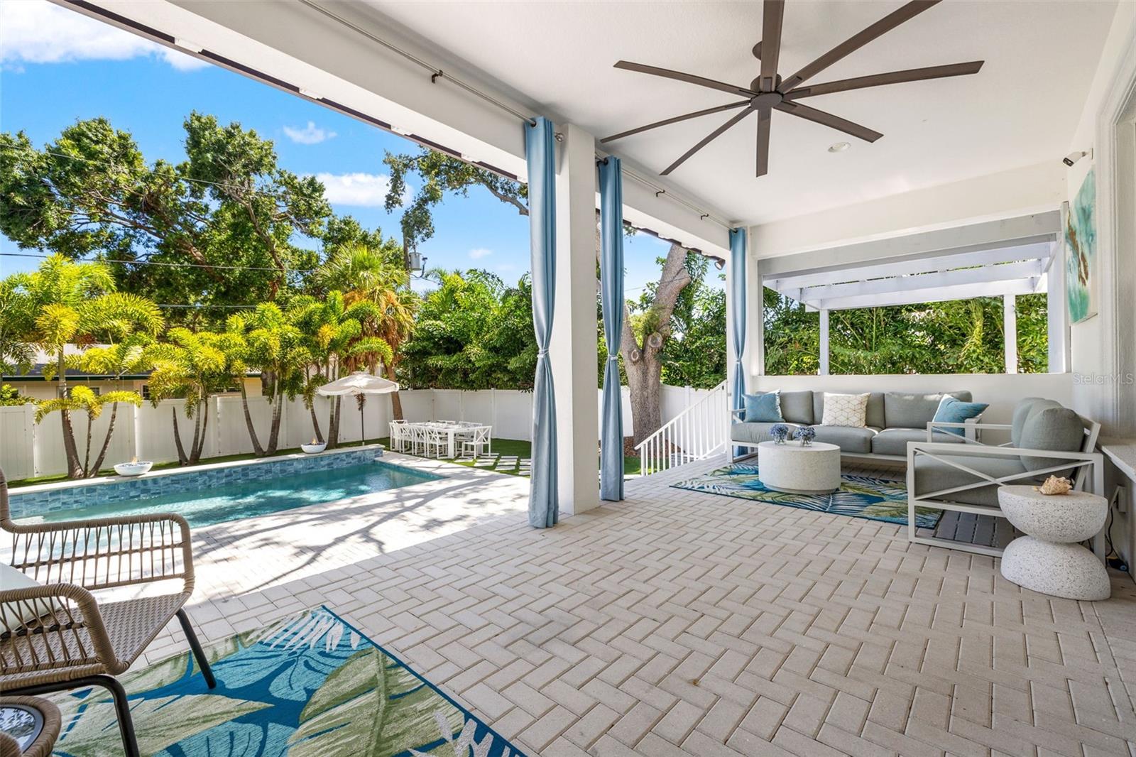 Listing photo id 51 for 439 Bayview Drive Ne