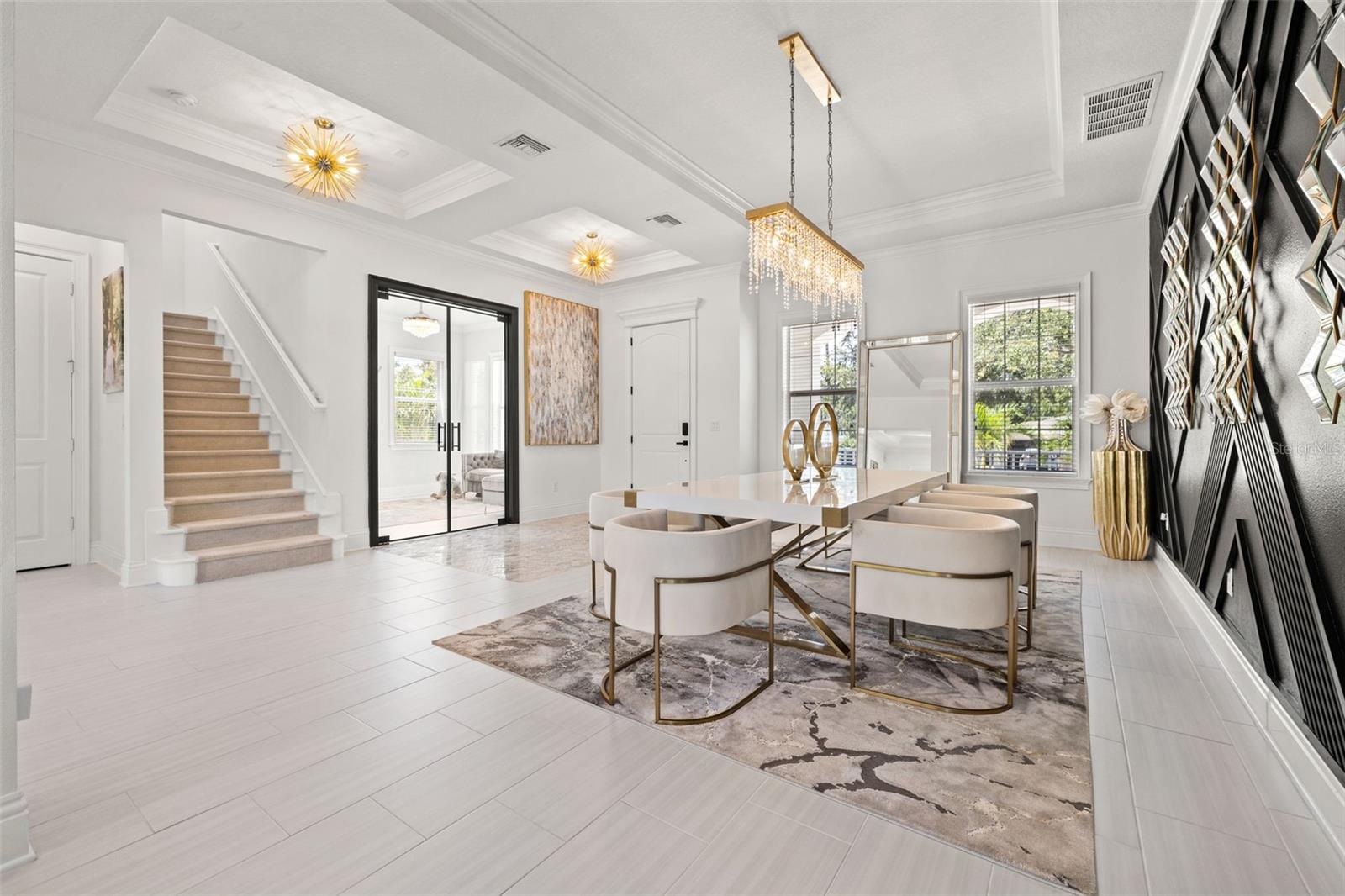 Listing photo id 4 for 439 Bayview Drive Ne