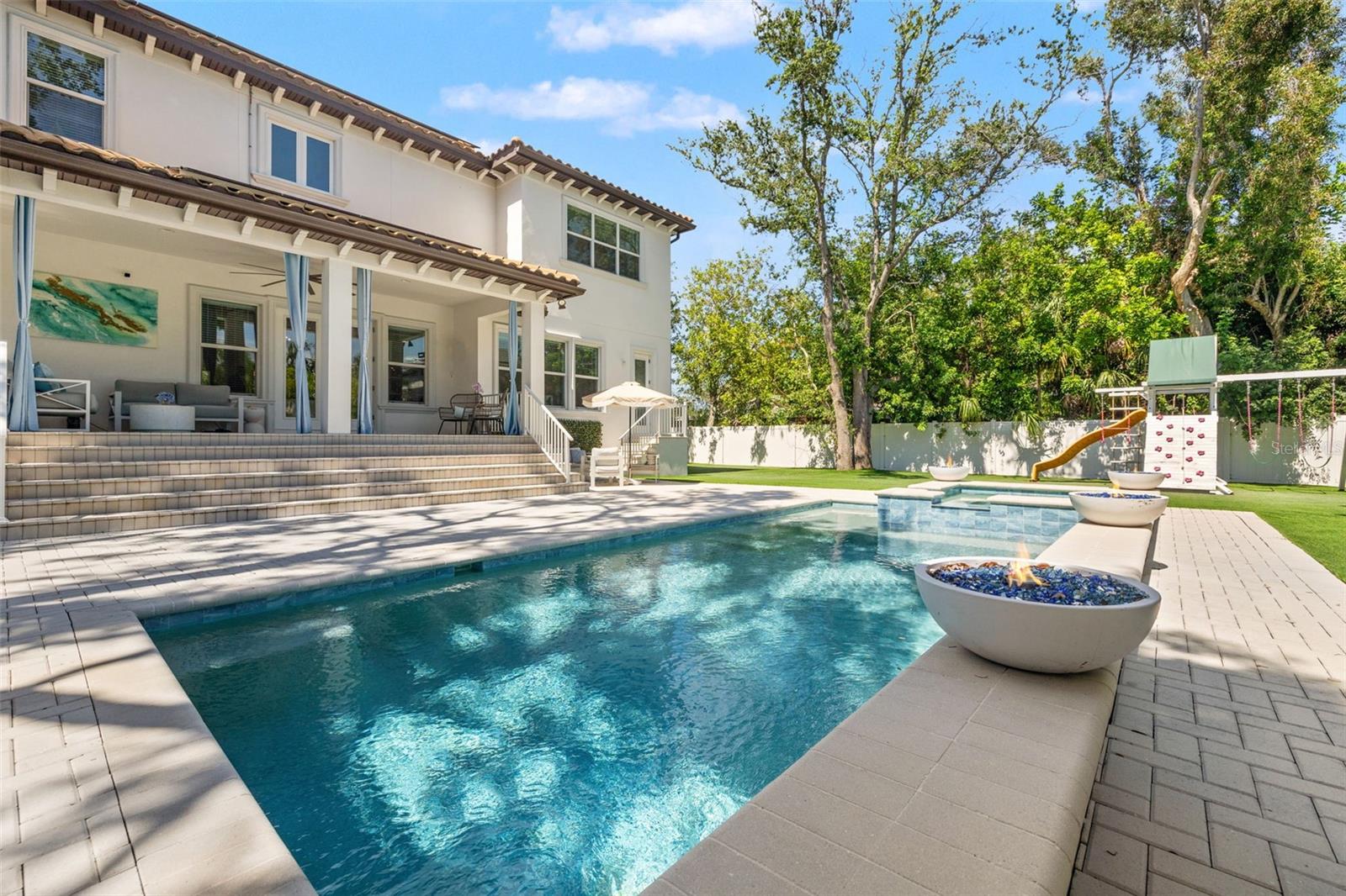 Listing photo id 59 for 439 Bayview Drive Ne