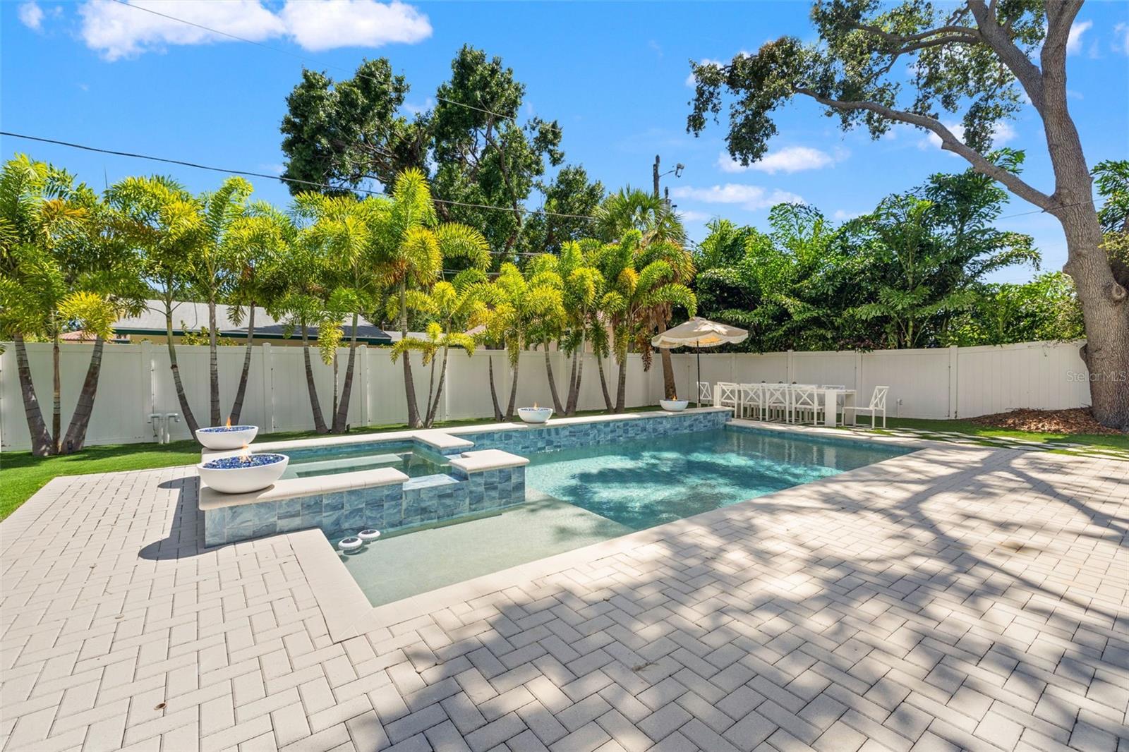 Listing photo id 60 for 439 Bayview Drive Ne
