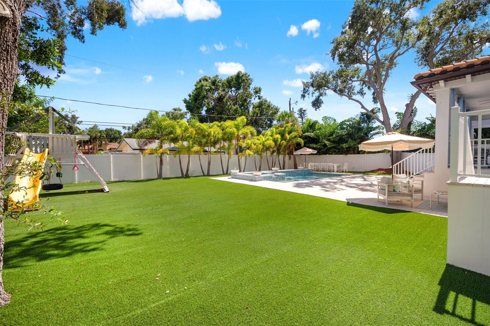 Listing photo id 66 for 439 Bayview Drive Ne