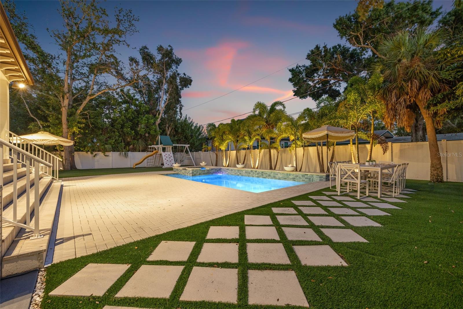 Listing photo id 67 for 439 Bayview Drive Ne