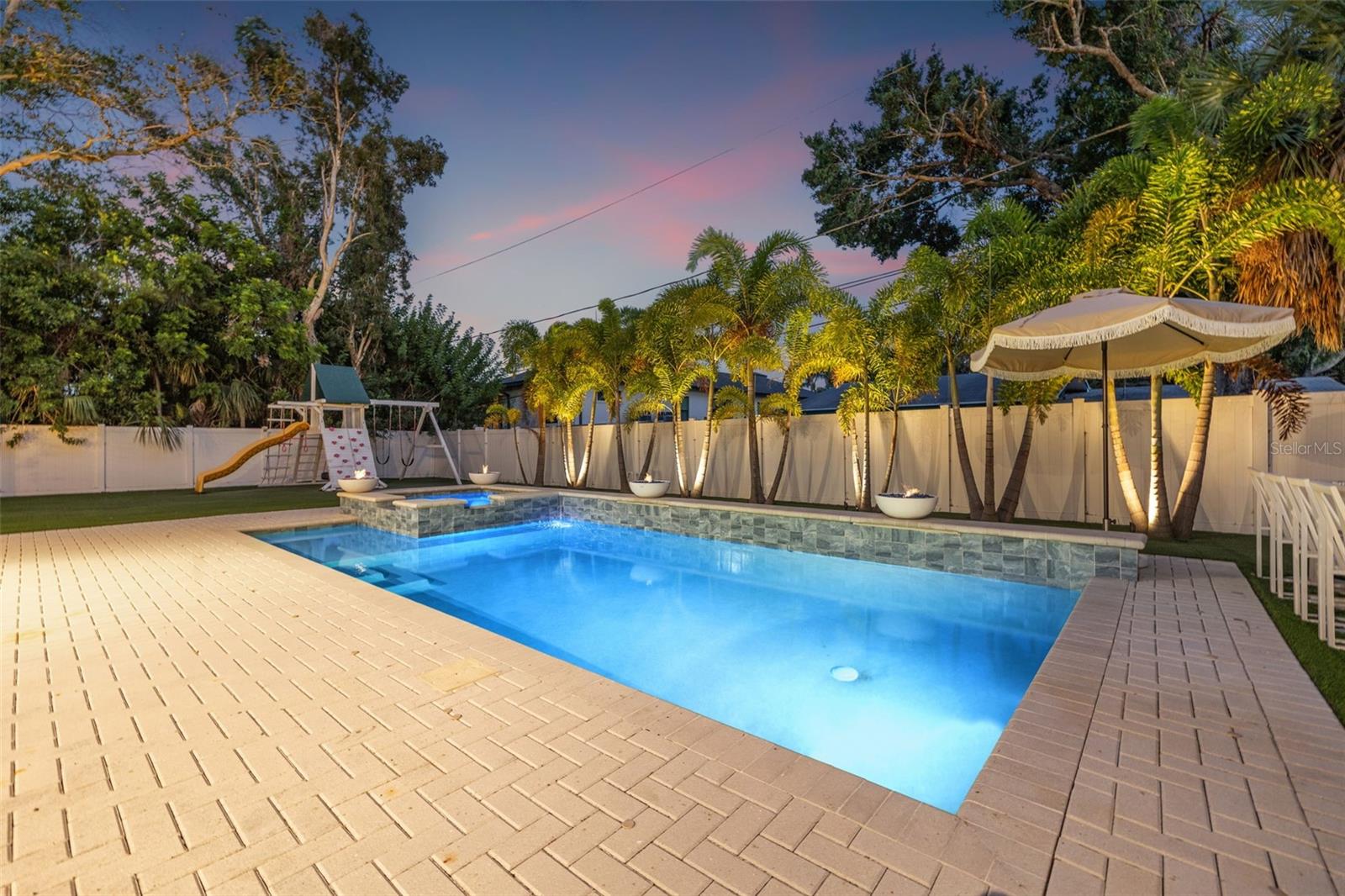 Listing photo id 68 for 439 Bayview Drive Ne