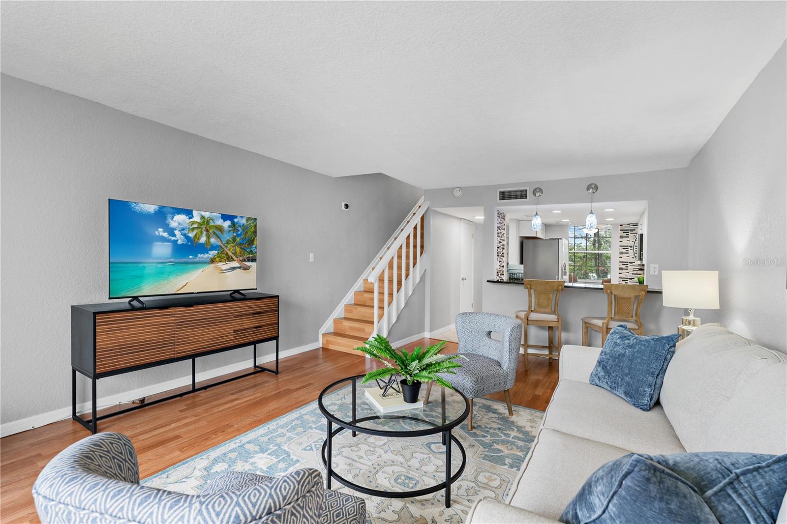 Image 11 of 62 For 809 Russell Lane 321
