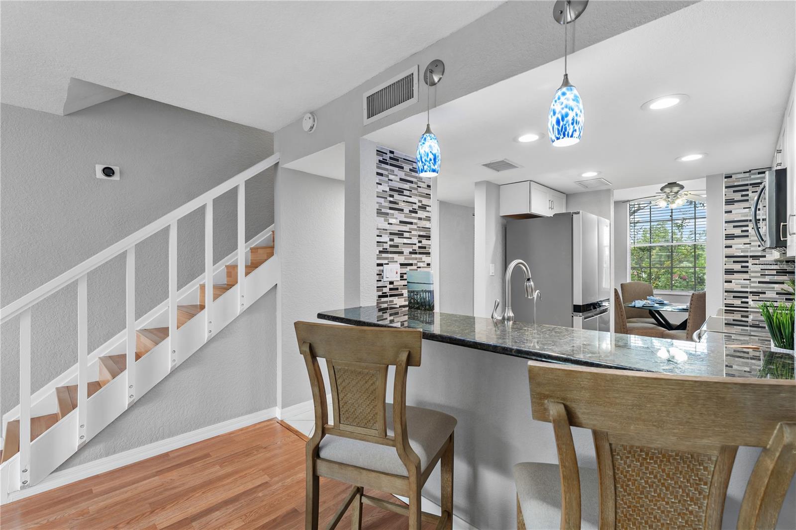 Image 24 of 62 For 809 Russell Lane 321