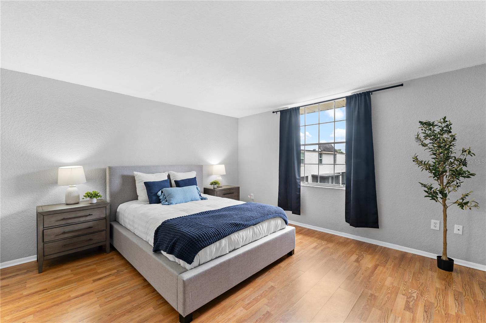 Image 27 of 62 For 809 Russell Lane 321