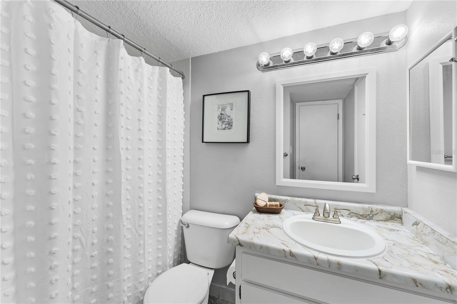 Image 32 of 62 For 809 Russell Lane 321
