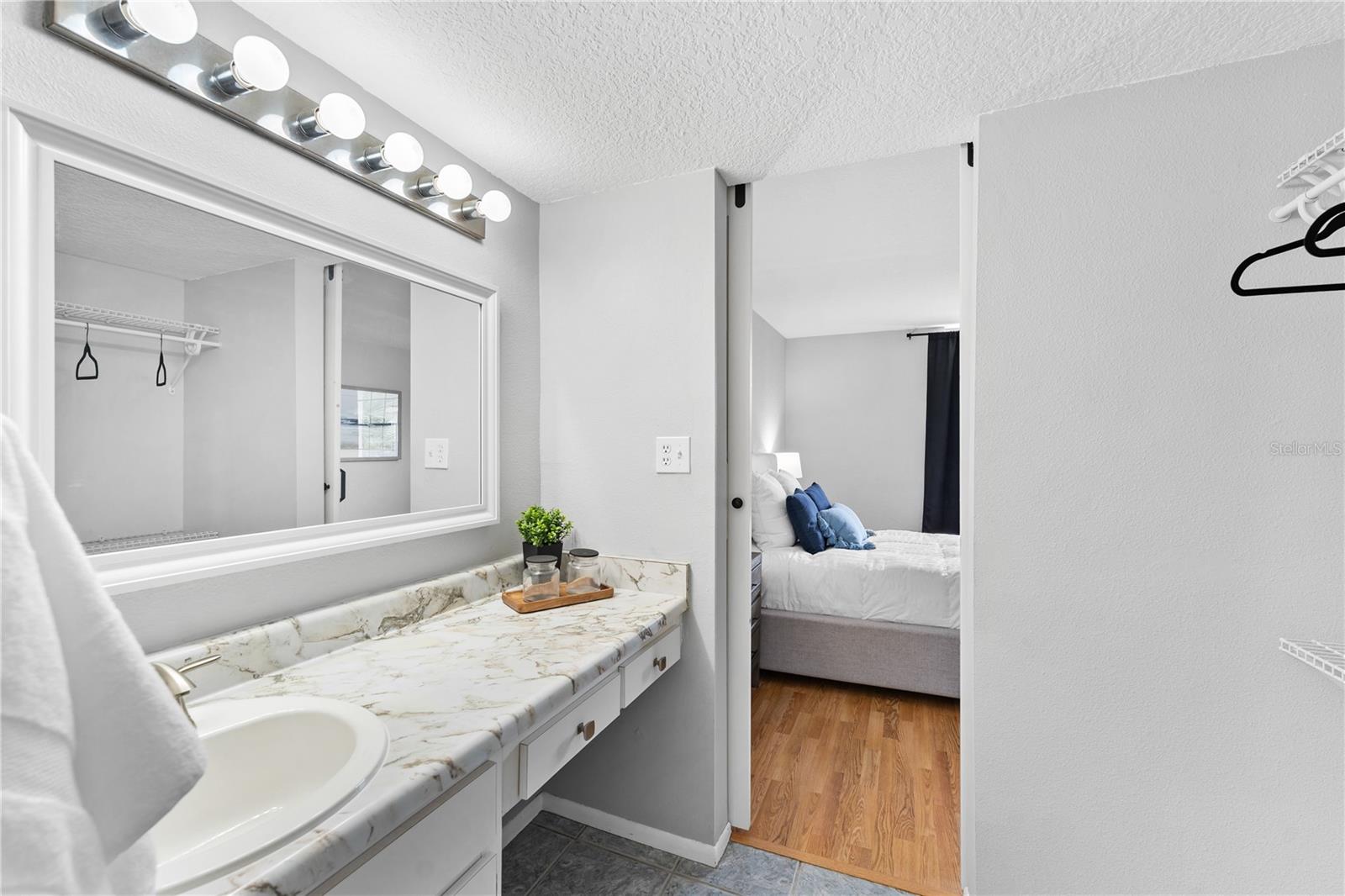 Image 33 of 62 For 809 Russell Lane 321