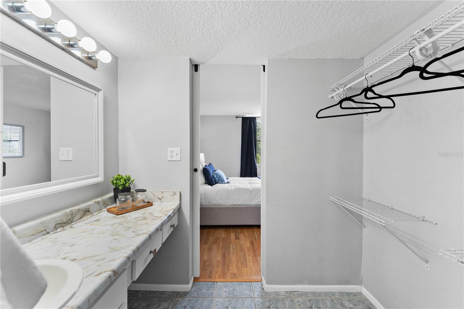 Image 34 of 62 For 809 Russell Lane 321