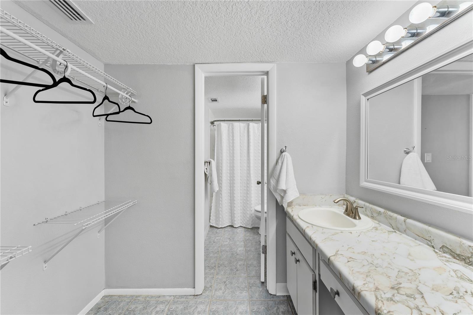 Image 35 of 62 For 809 Russell Lane 321