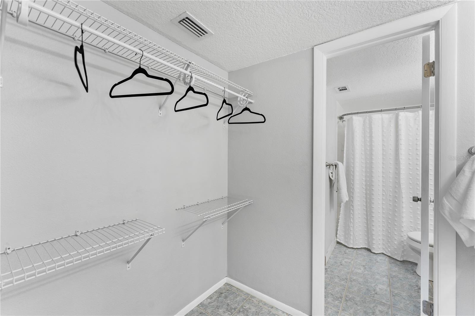 Image 36 of 62 For 809 Russell Lane 321