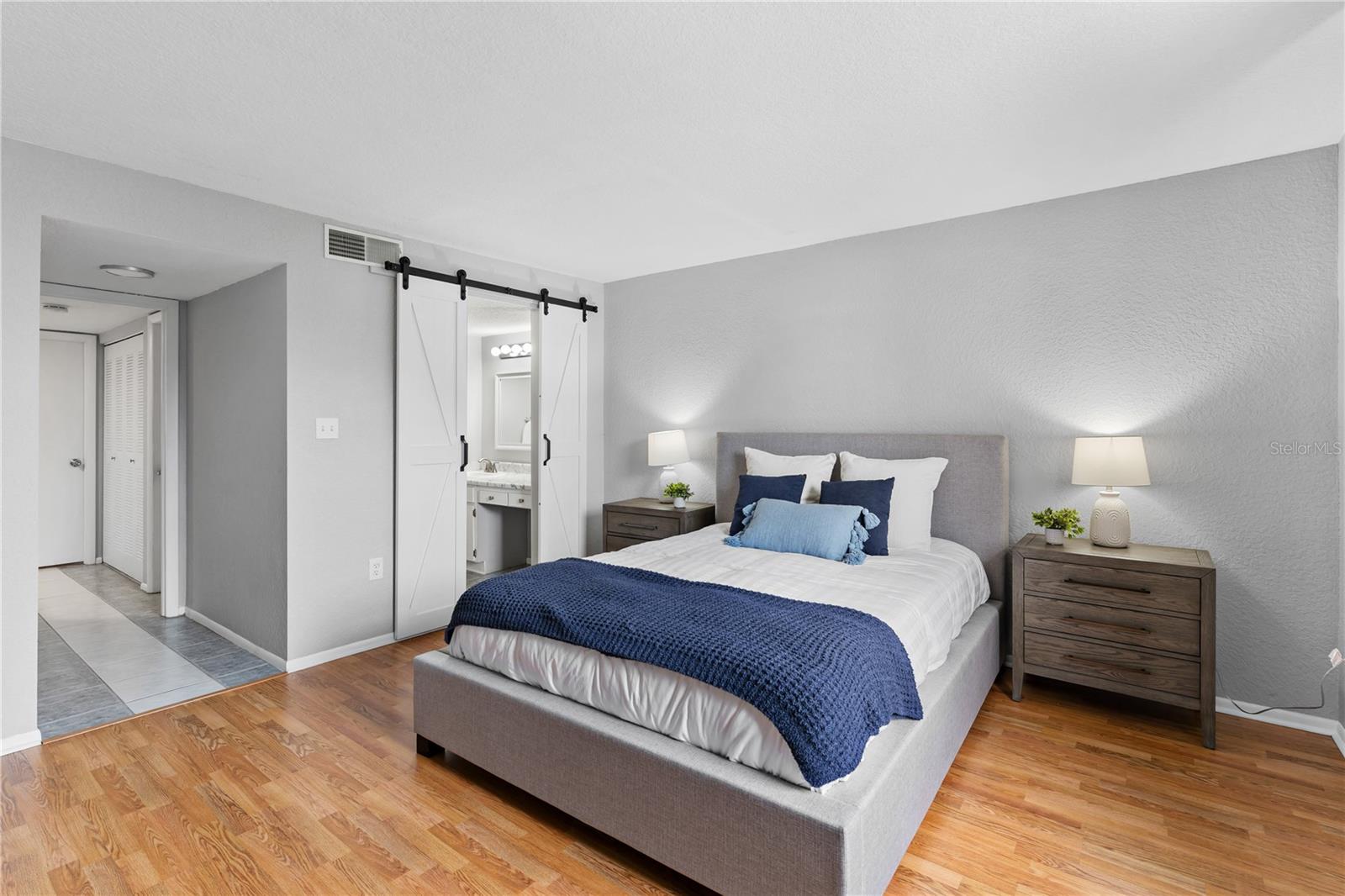 Image 4 of 62 For 809 Russell Lane 321