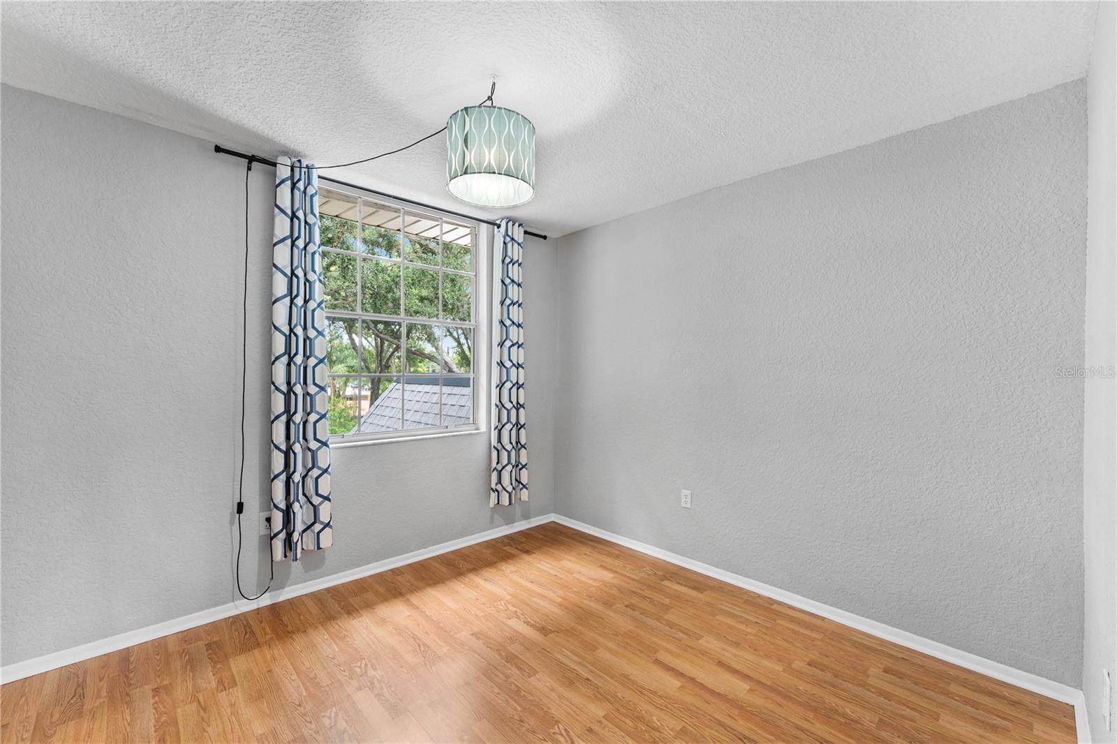 Image 41 of 62 For 809 Russell Lane 321