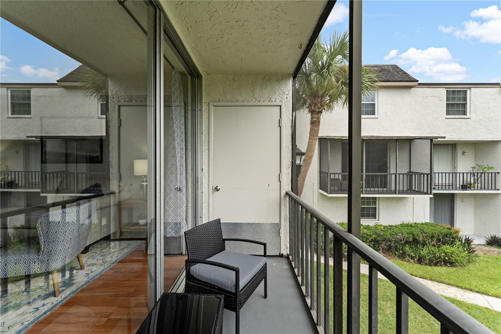Image 44 of 62 For 809 Russell Lane 321