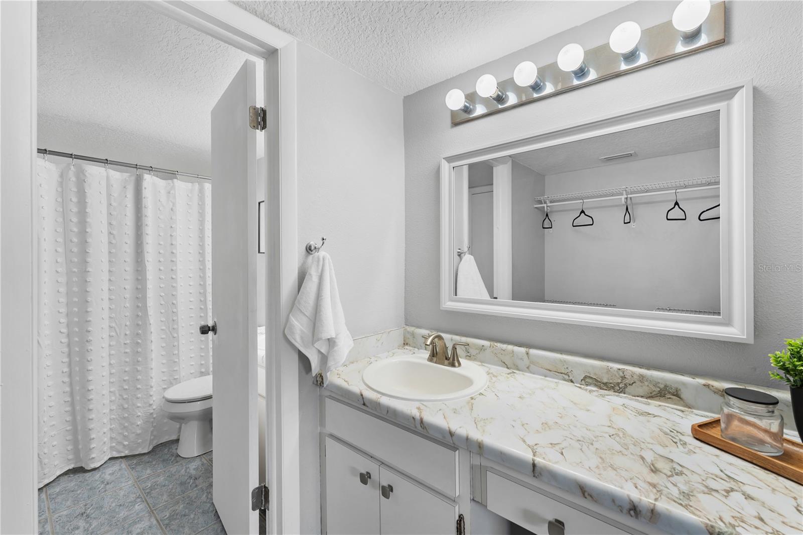 Image 6 of 62 For 809 Russell Lane 321