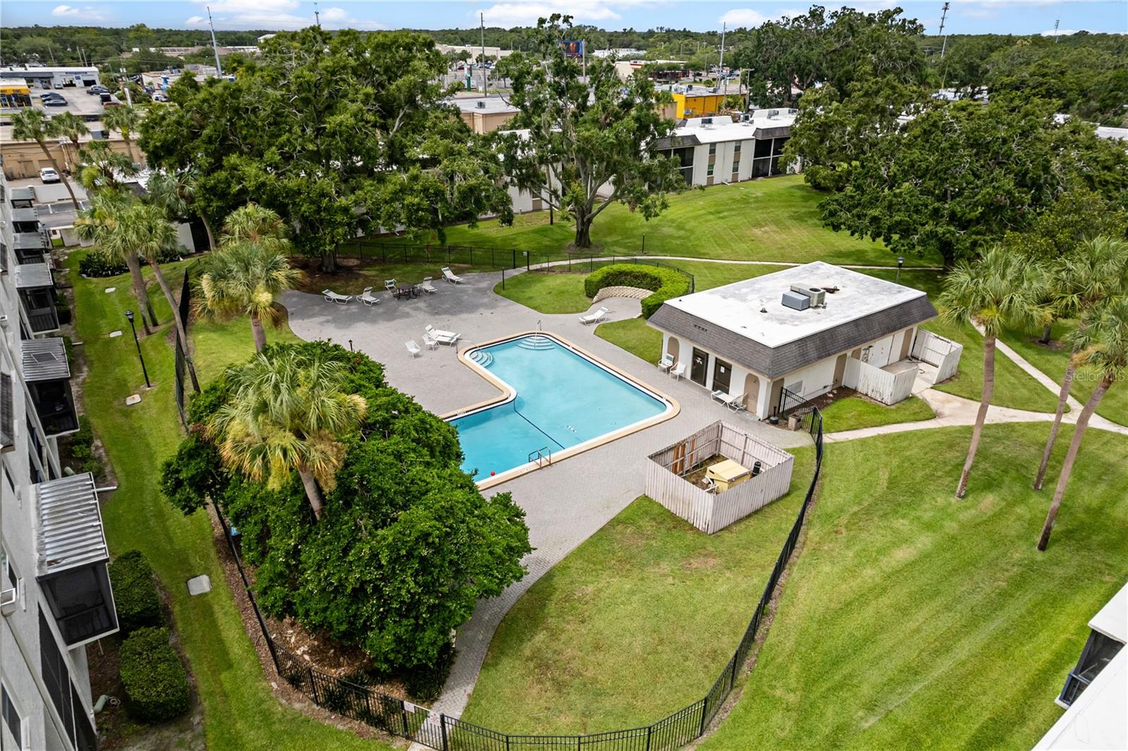 Image 7 of 62 For 809 Russell Lane 321