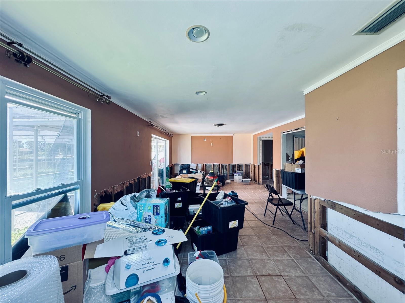 Image 13 of 19 For 5116 Venetian Boulevard Ne