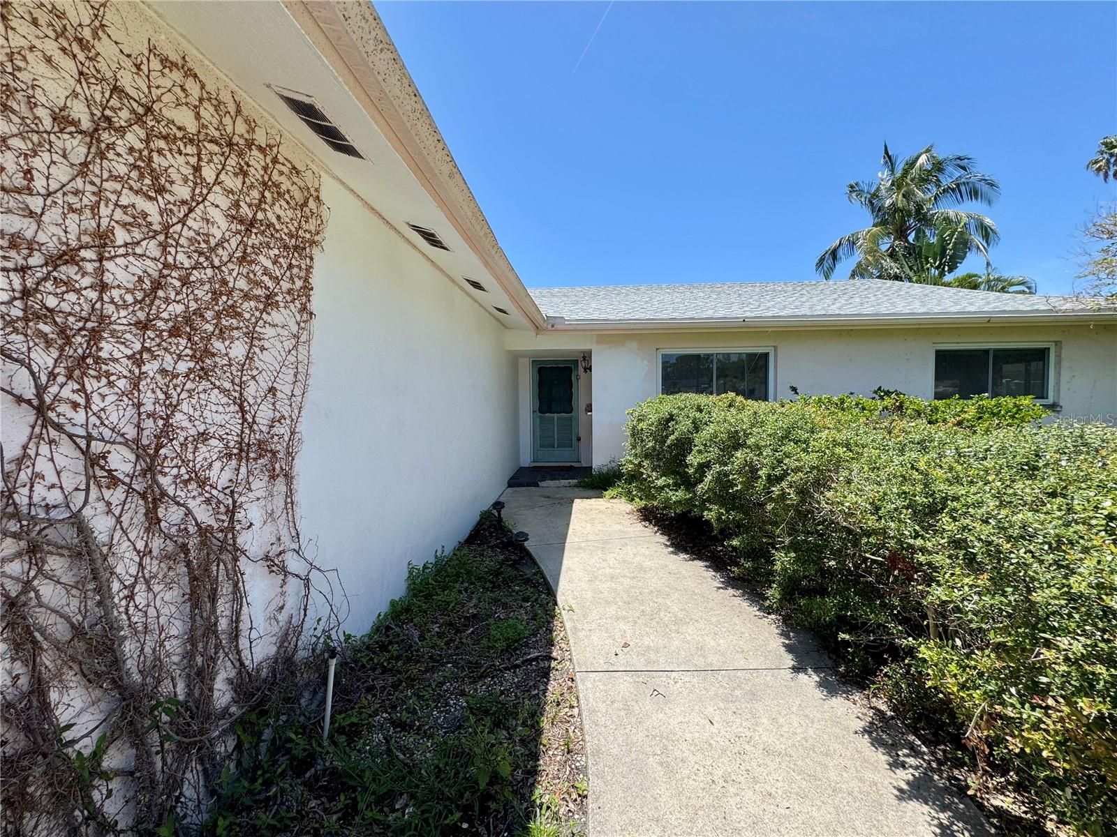 Image 2 of 19 For 5116 Venetian Boulevard Ne