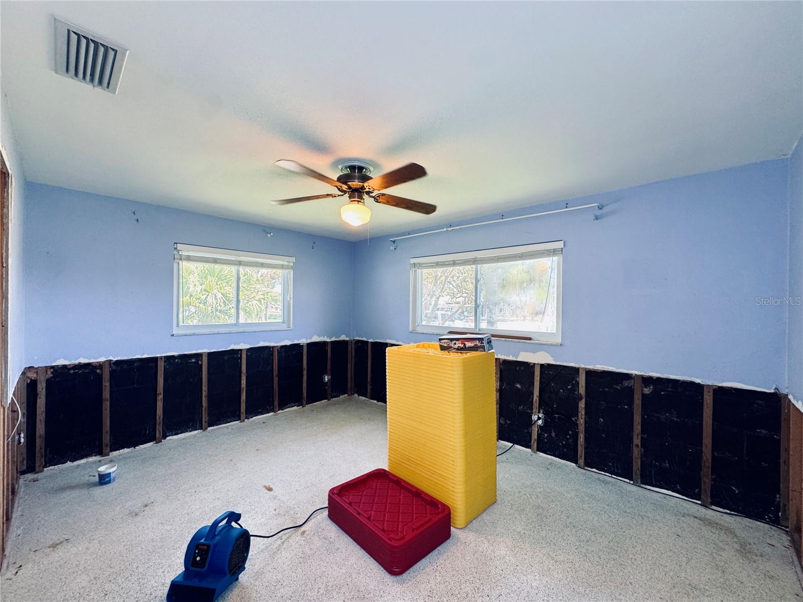 Image 6 of 19 For 5116 Venetian Boulevard Ne