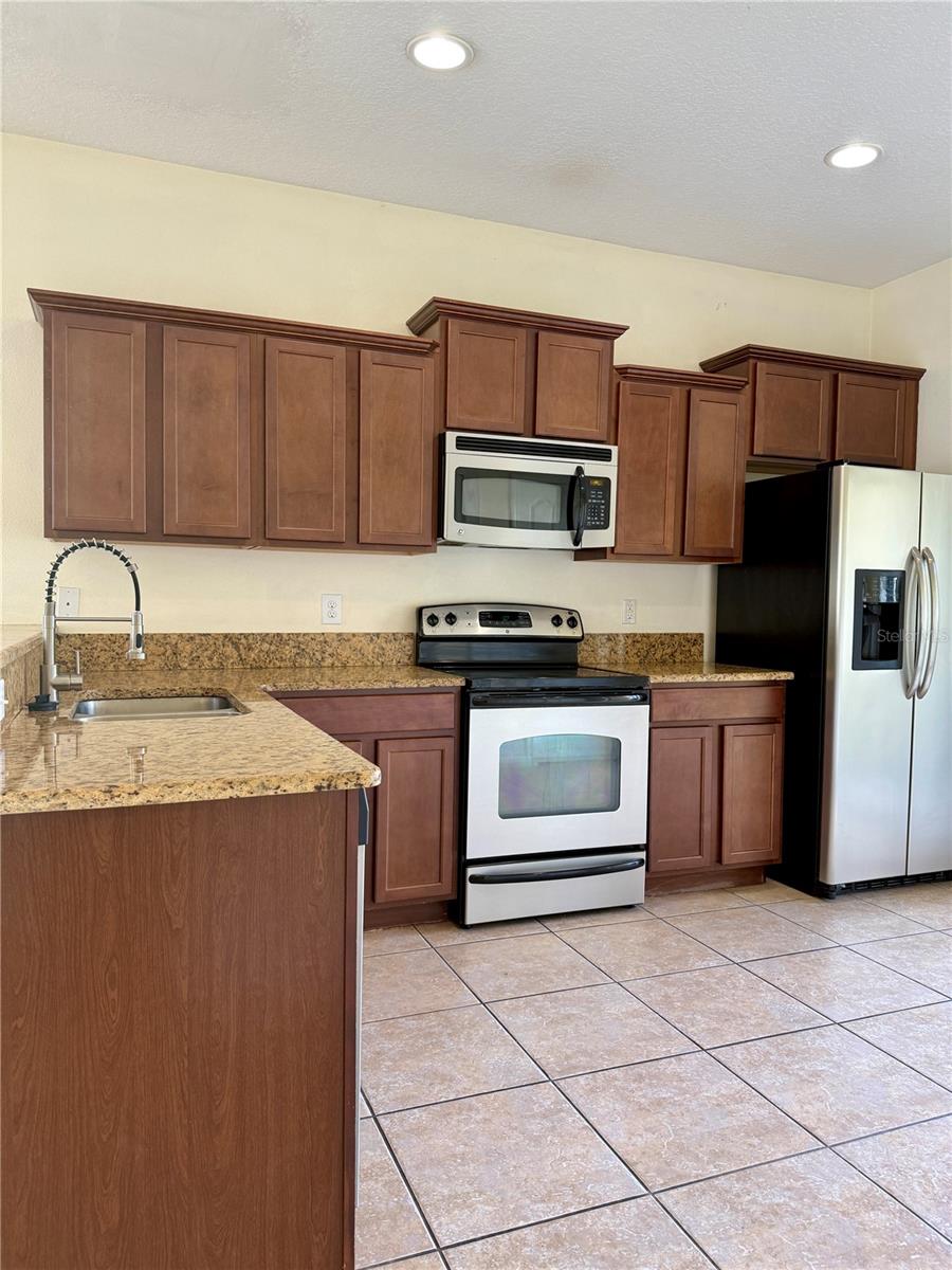 Image 32 of 42 For 20427 Needletree Drive