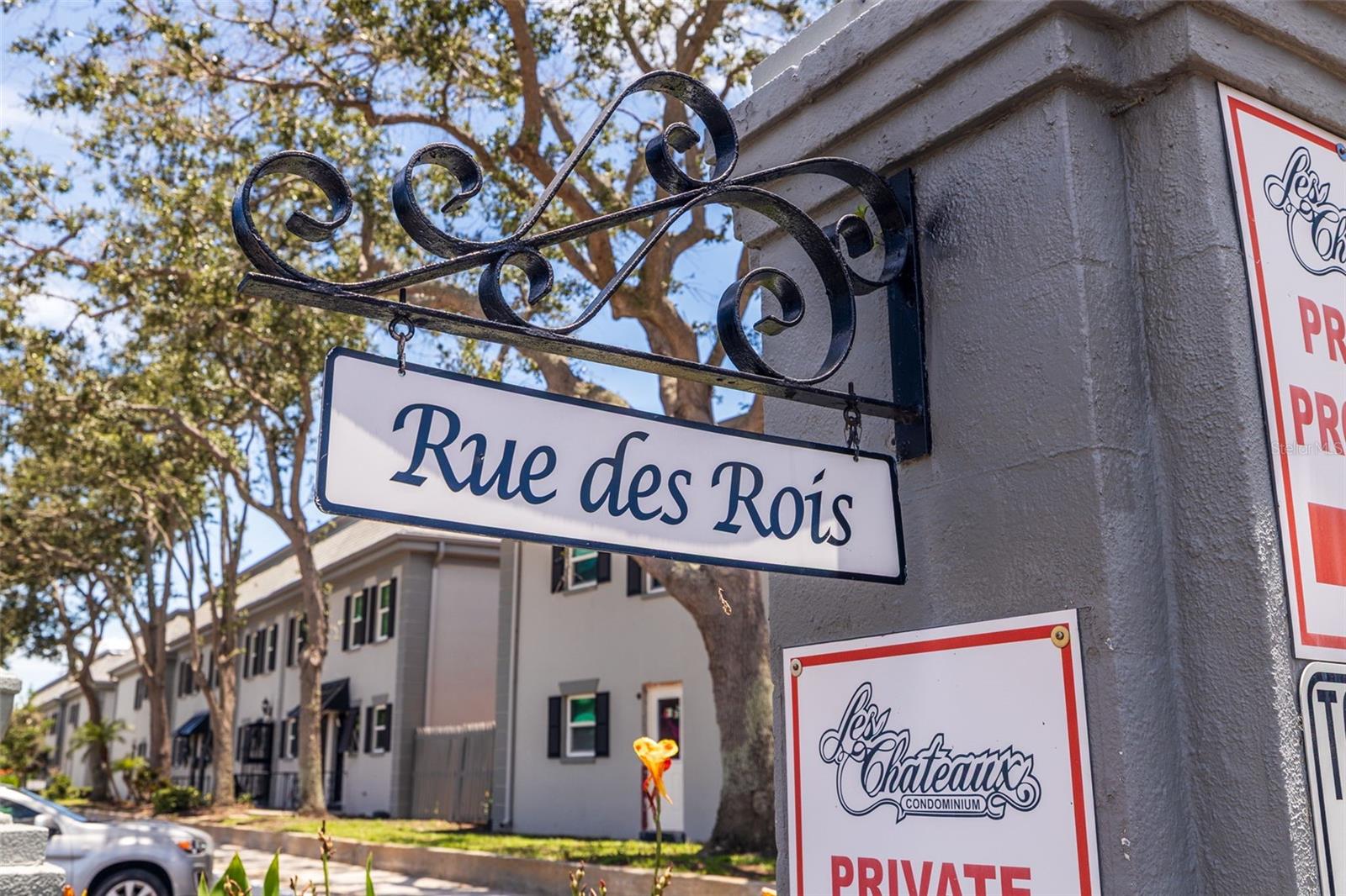Image 4 of 26 For 6979 Place De La Paix  6979