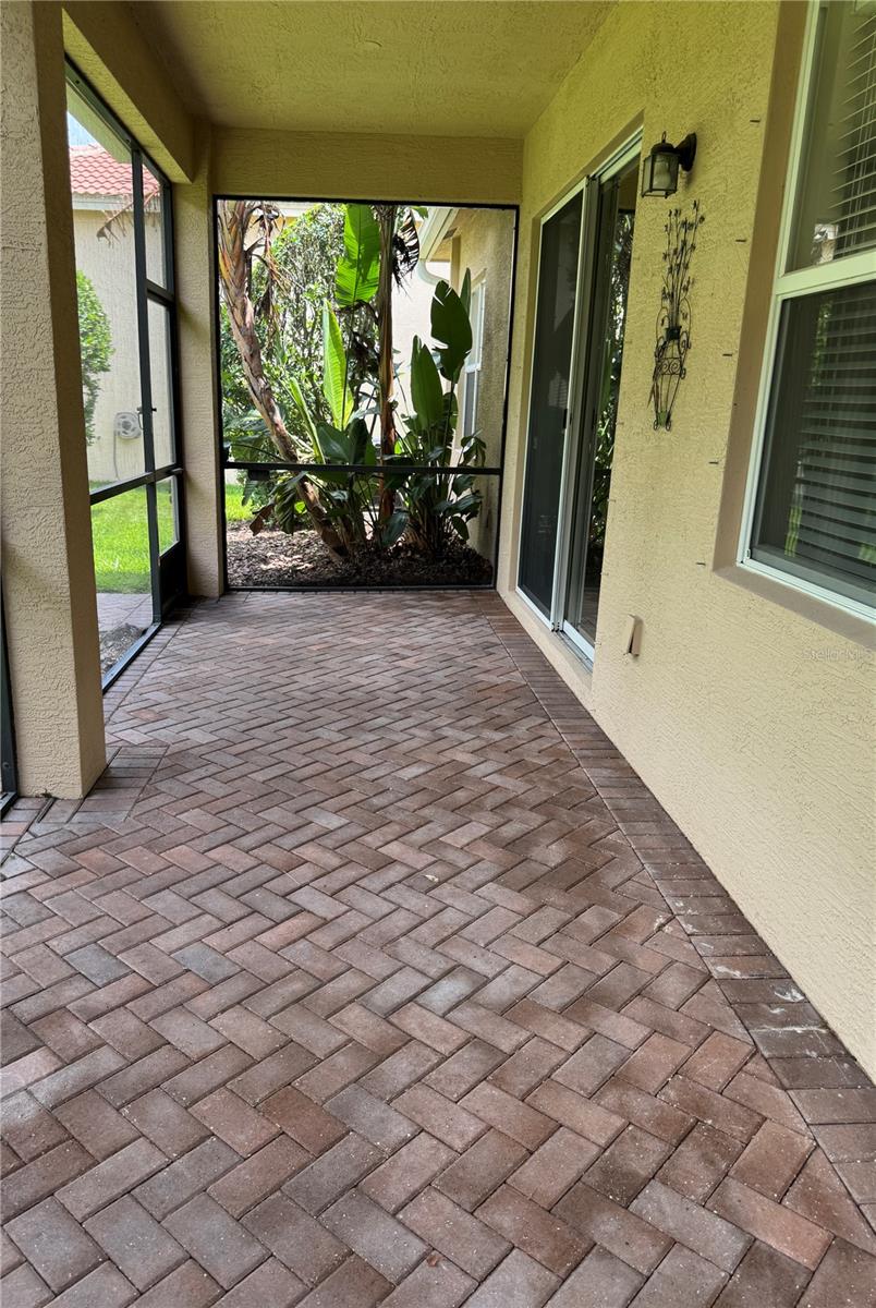 Image 17 of 40 For 4938 Sandy Brook Circle