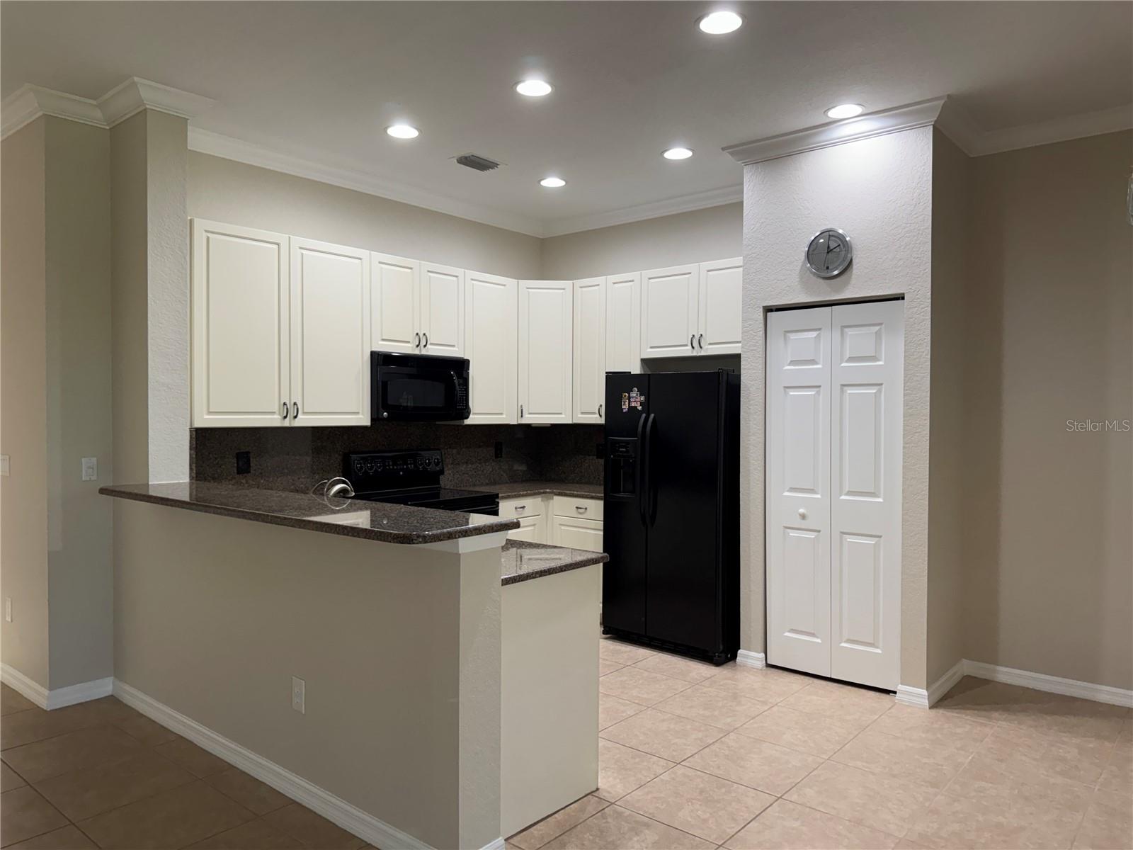 Image 5 of 40 For 4938 Sandy Brook Circle