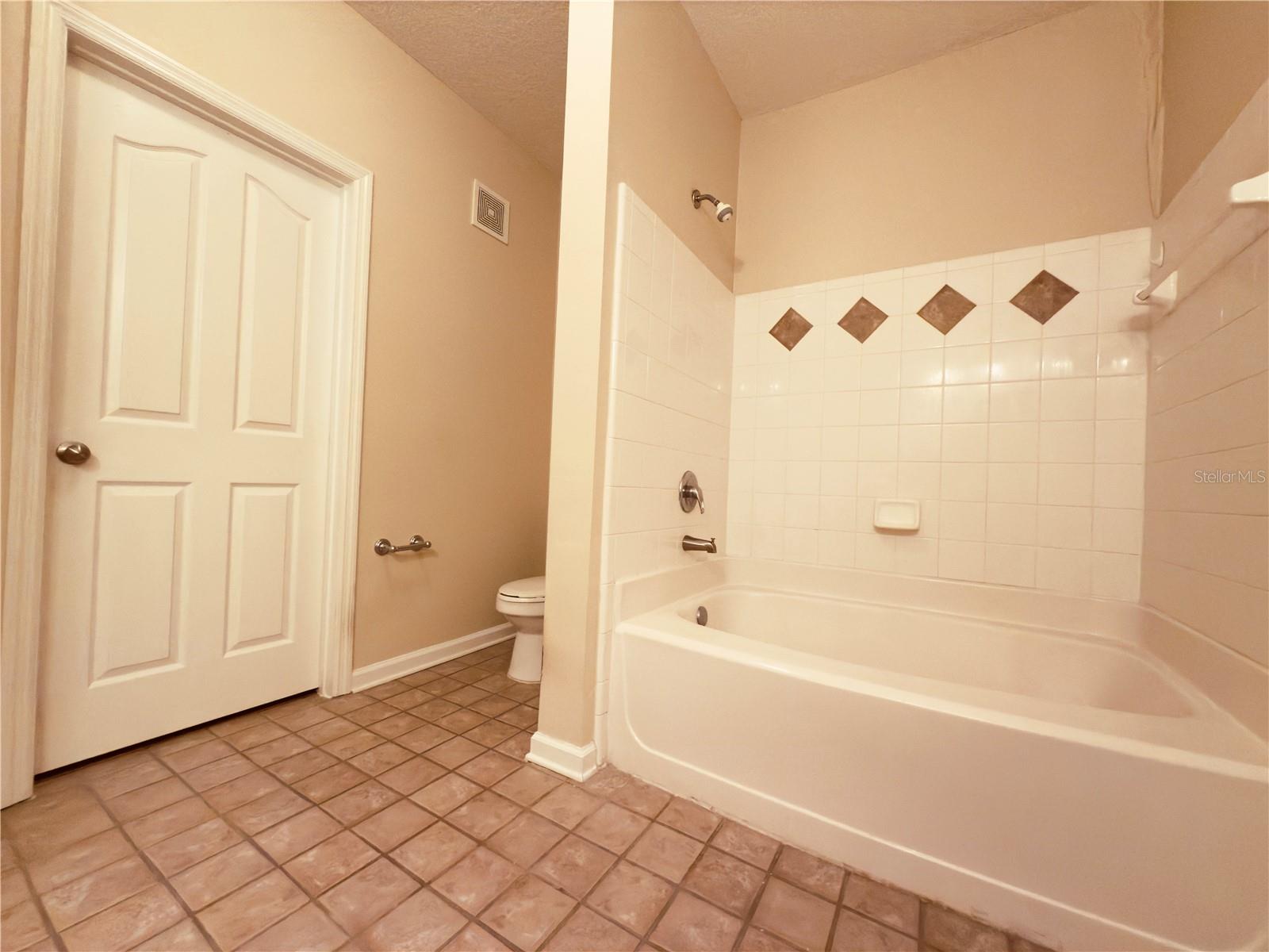Image 4 of 19 For 4207 Dale Mabry Highway 3205