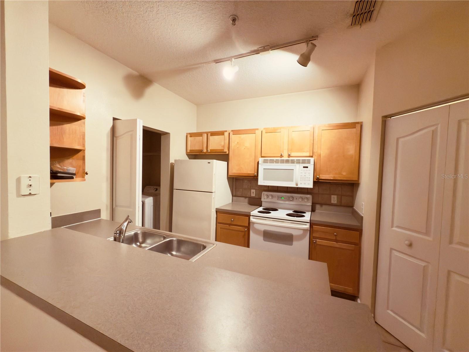 Image 5 of 19 For 4207 Dale Mabry Highway 3205