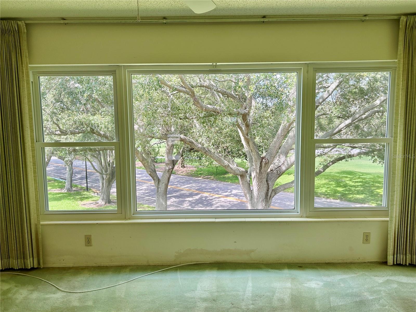 Image 20 of 57 For 2350 Haitian Drive 60