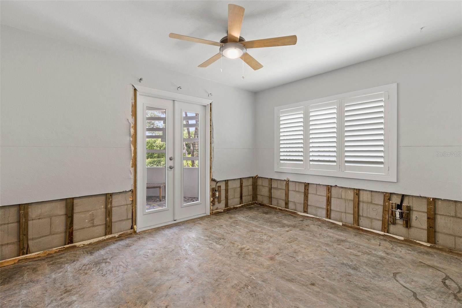 Image 14 of 25 For 163 Barbados Avenue