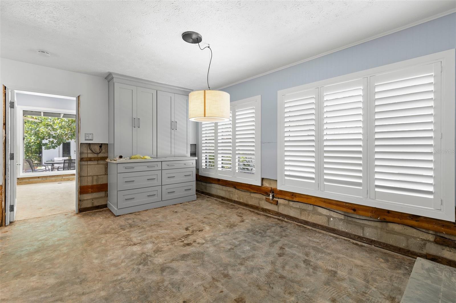 Image 19 of 25 For 163 Barbados Avenue