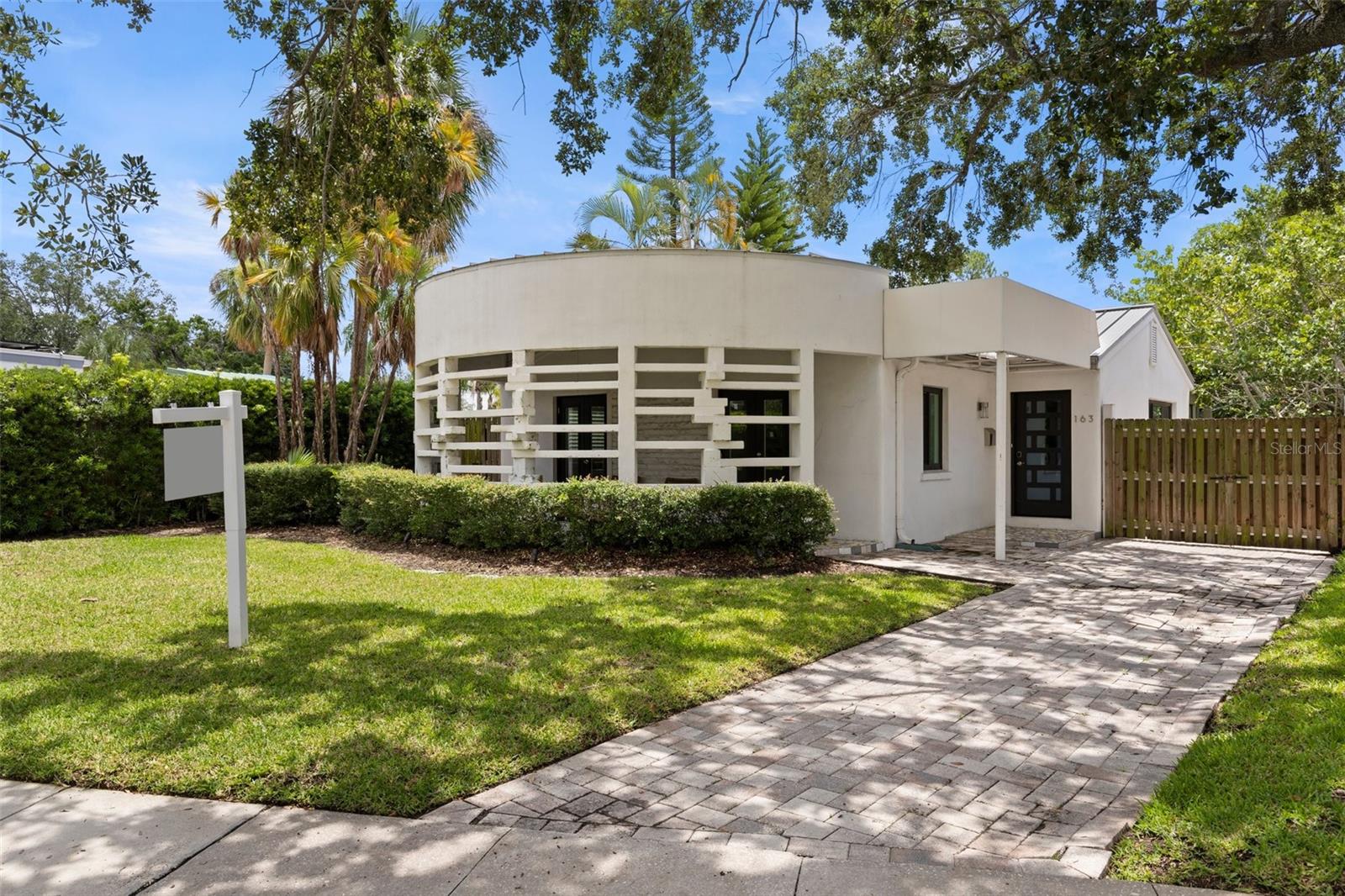 Image 2 of 25 For 163 Barbados Avenue