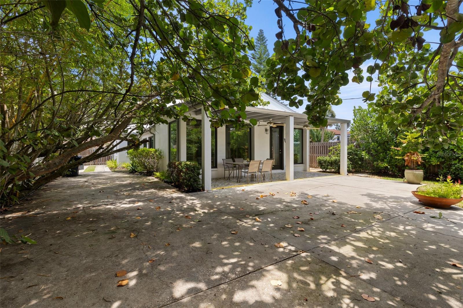 Image 5 of 25 For 163 Barbados Avenue