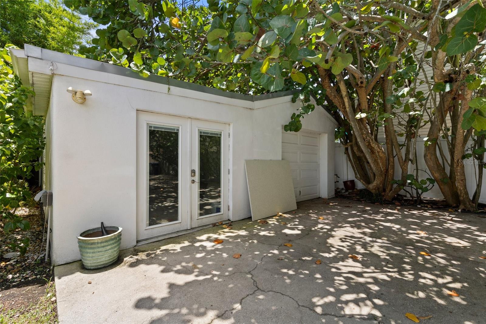 Image 7 of 25 For 163 Barbados Avenue