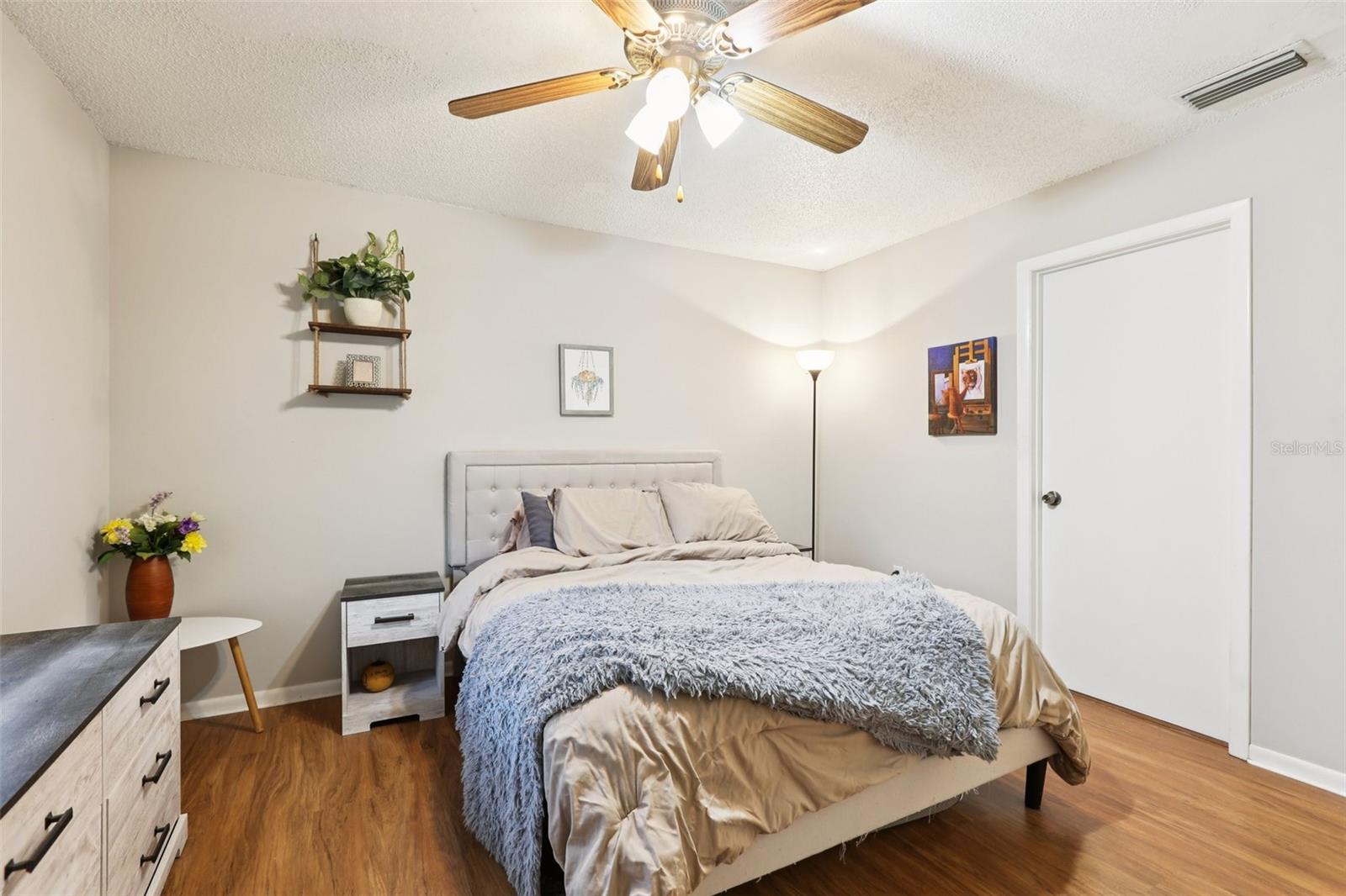 Image 23 of 53 For 2405 Stroud Avenue B