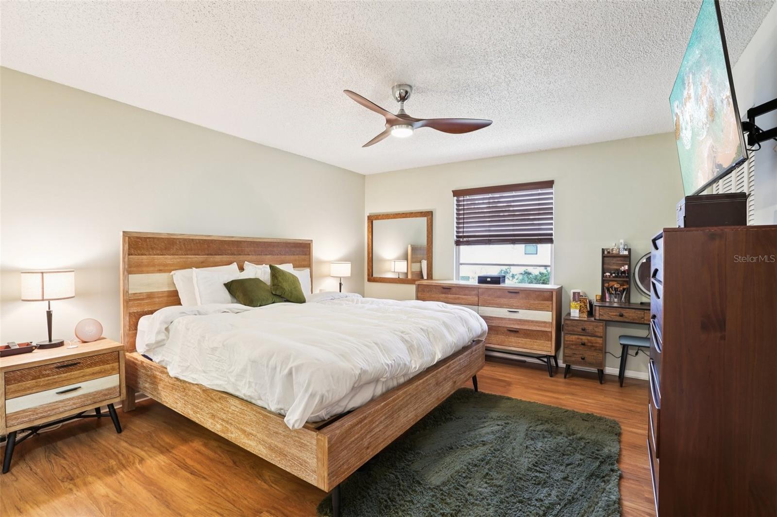 Image 26 of 53 For 2405 Stroud Avenue B