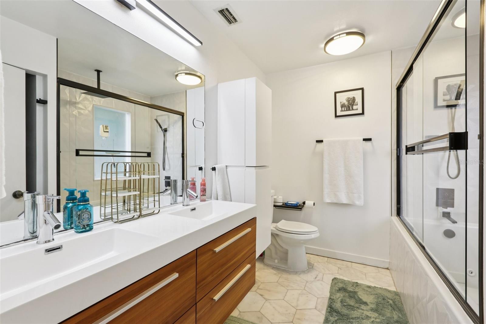 Image 29 of 53 For 2405 Stroud Avenue B