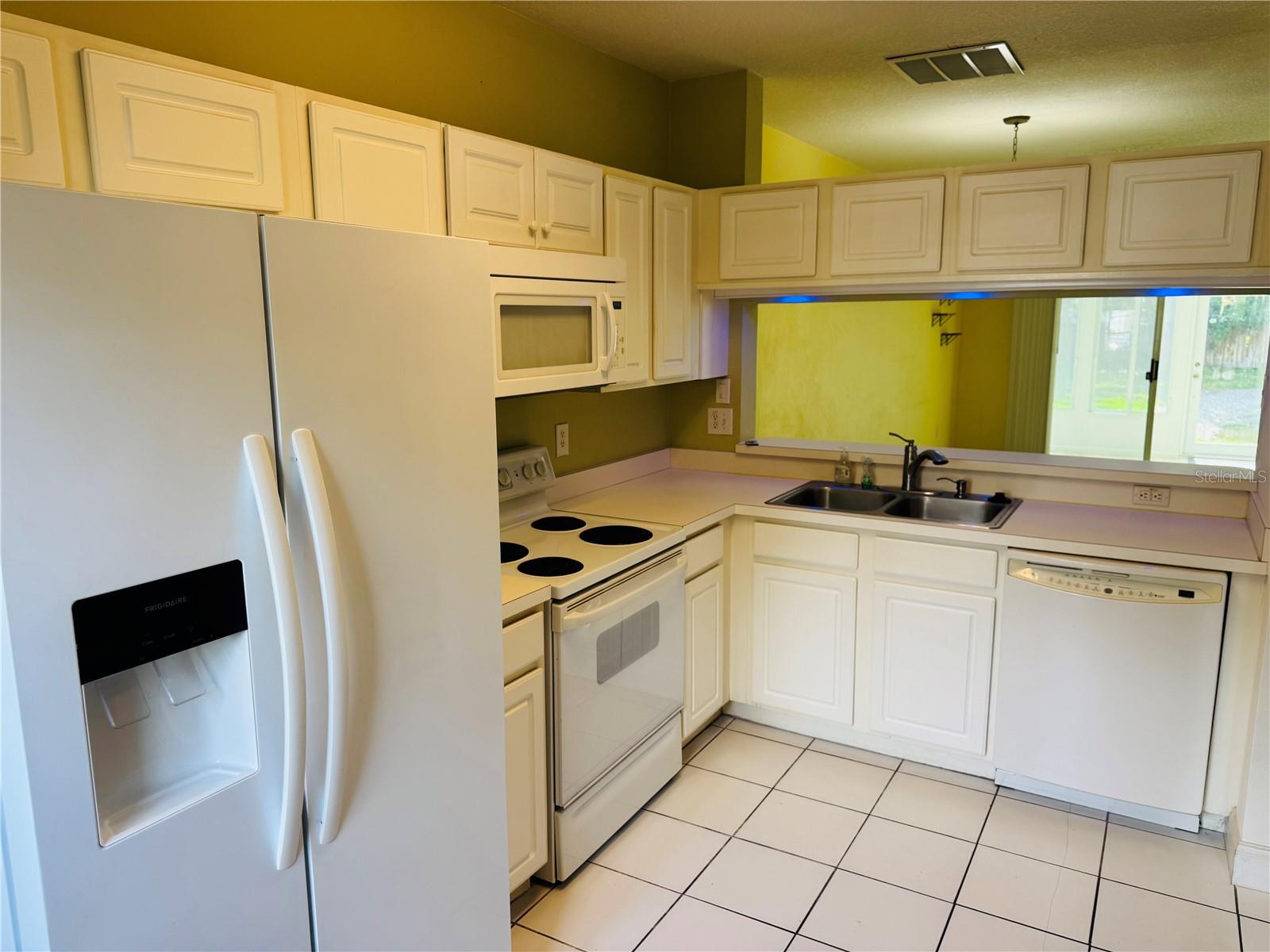 Image 4 of 43 For 1212 Kennewick Court