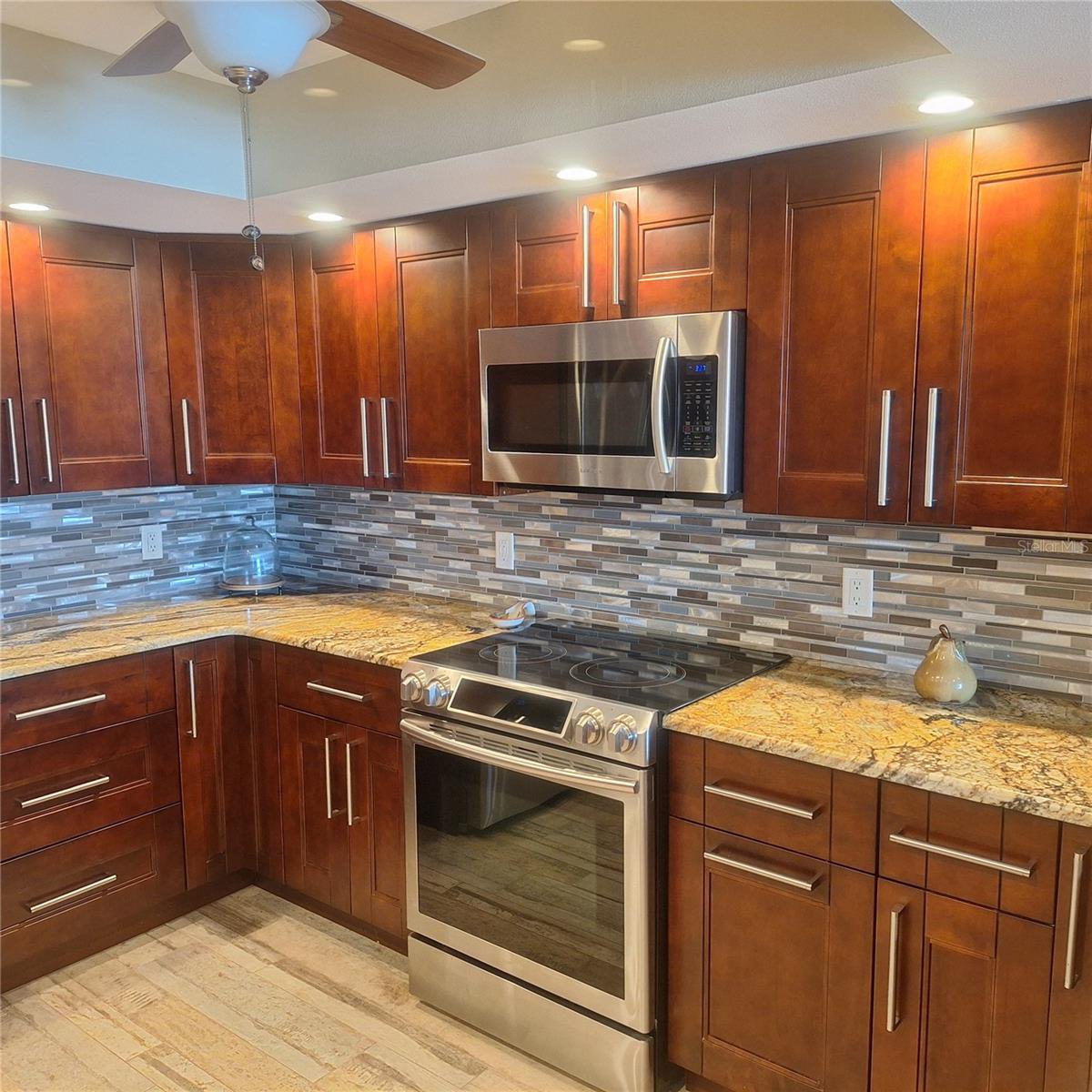 Image 7 of 74 For 132 1st Street E 101