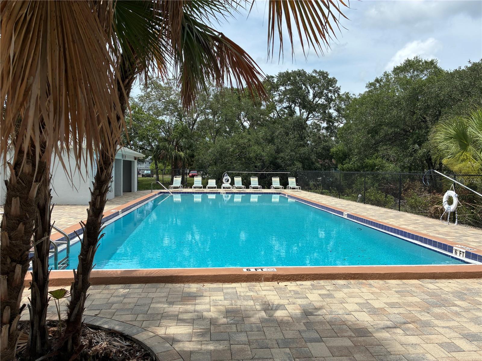 Image 15 of 17 For 4133 Dolphin Drive 4133